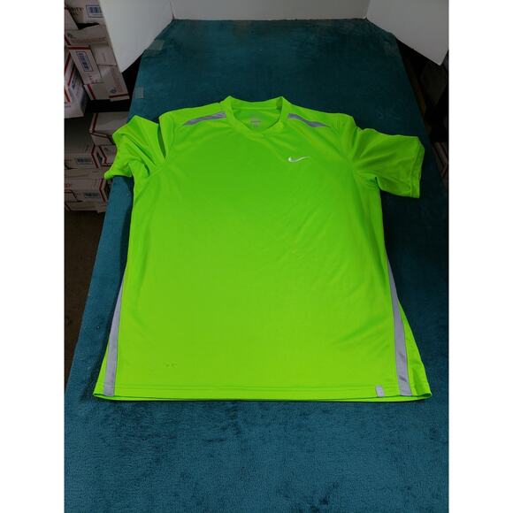 Nike Shirt Size Large Men Green Dri Fit Running Lightweight Gym Night High Vis - Picture 1 of 12